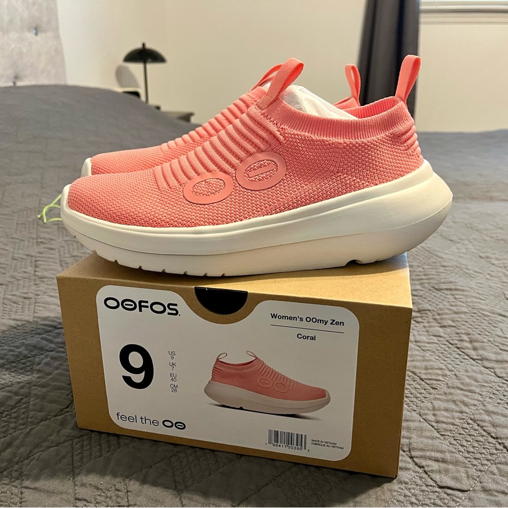 NWOT: Oofos OOmy Zen - Picture 3 of 7
